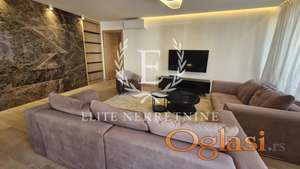 Izdavanje stanova Vracar Hram-Cetvorosoban lux stan,2 garazna mesta